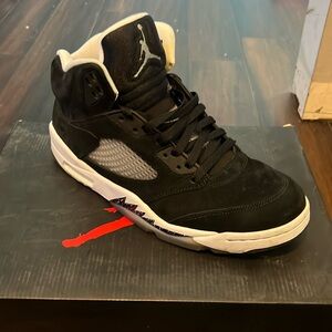 MENS JORDAN Oreo 5 in size 11.